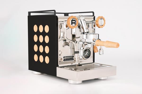 APPARTAMENTO 2.0_BLACK_WOOD_THREE QUARTER