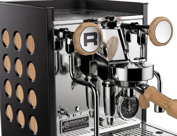 appartamento-tca-schwarz-holz-detail-10200183